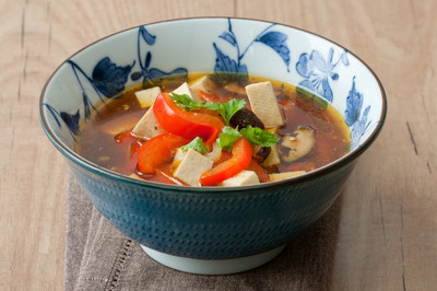 Gemüsesuppe mit Tofu