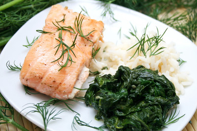 Ingwerlachs mit Blattspinat